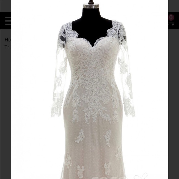 Long sleeve lace wedding dress w/ detachable train - Picture 4 of 8